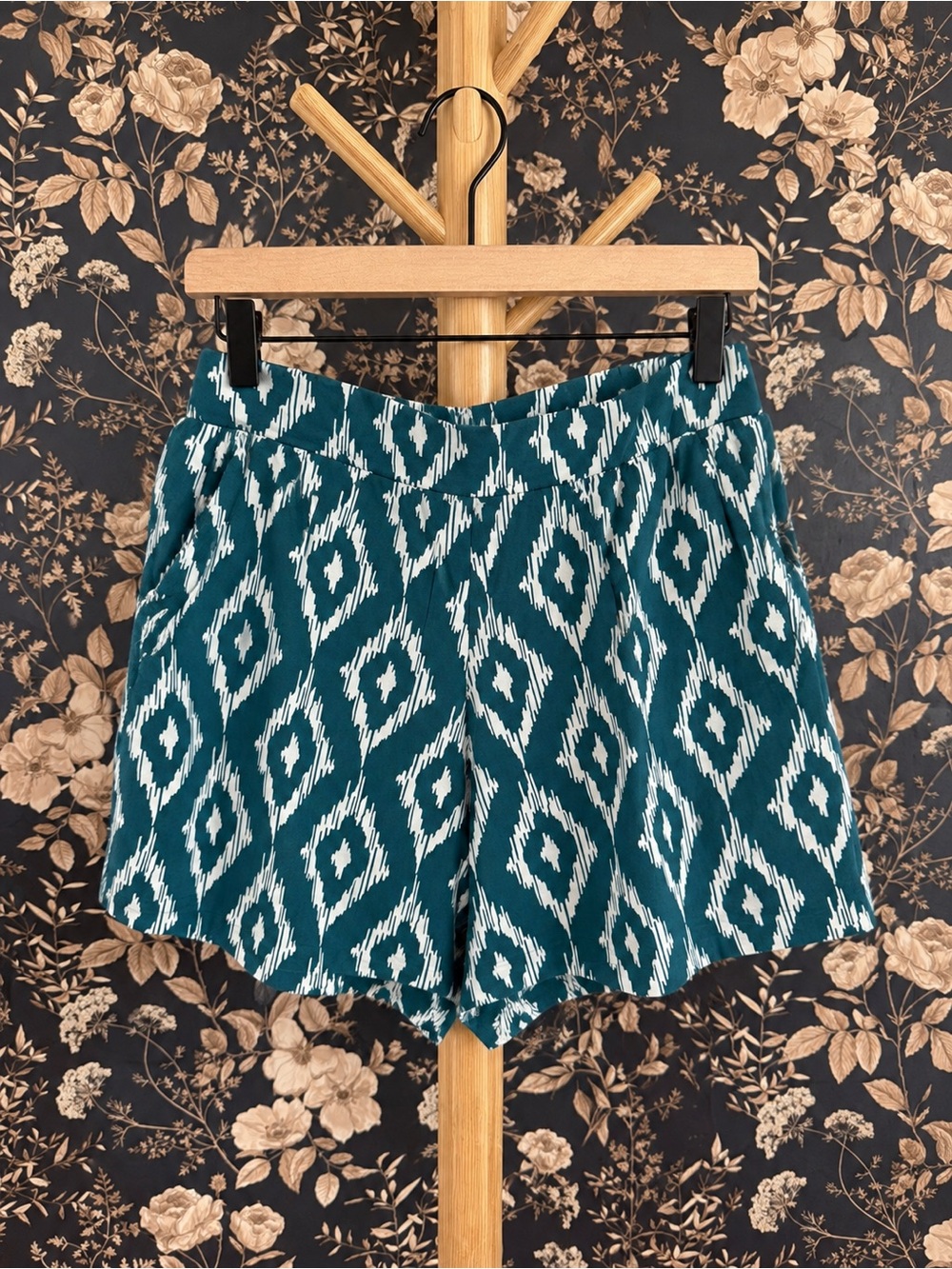 Torrid Challis Pull-On Lightweight Printed Shorts